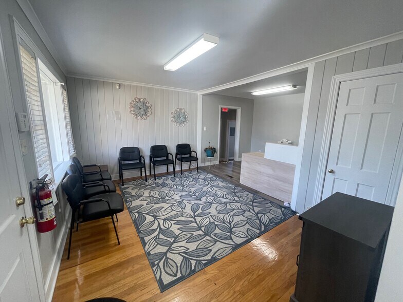 More Photos Of 109 Tucker St, Jackson Office For Sale