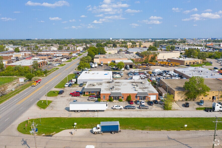 More Photos Of 2407 E Oakton St, Arlington Heights Medical For Lease