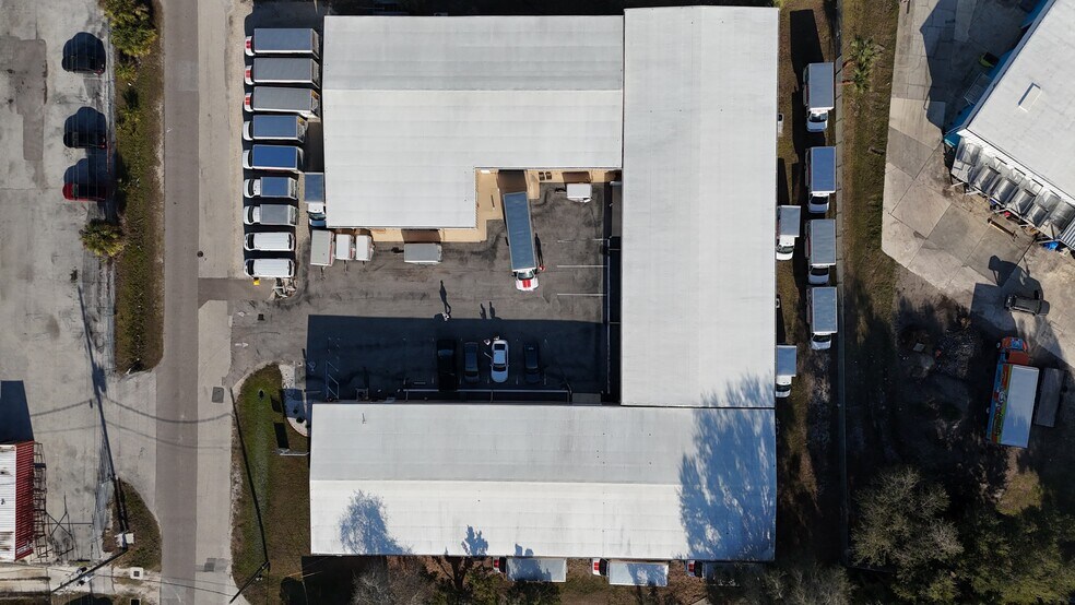 More Photos Of 102 James St, Venice Self Storage For Sale