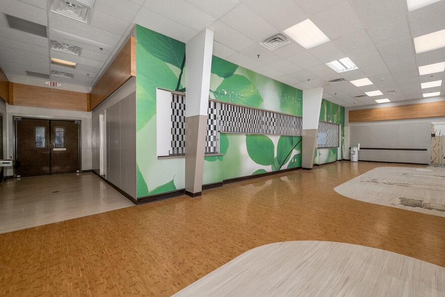 More Photos Of 15 Mont Vernon St, Milford Freestanding For Sale