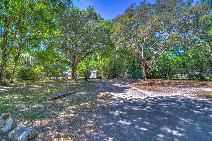 More Photos Of 20303 Old Somerset Acres Ln, Spring Hill Manufactured Housing Mobile Home Park For Sale