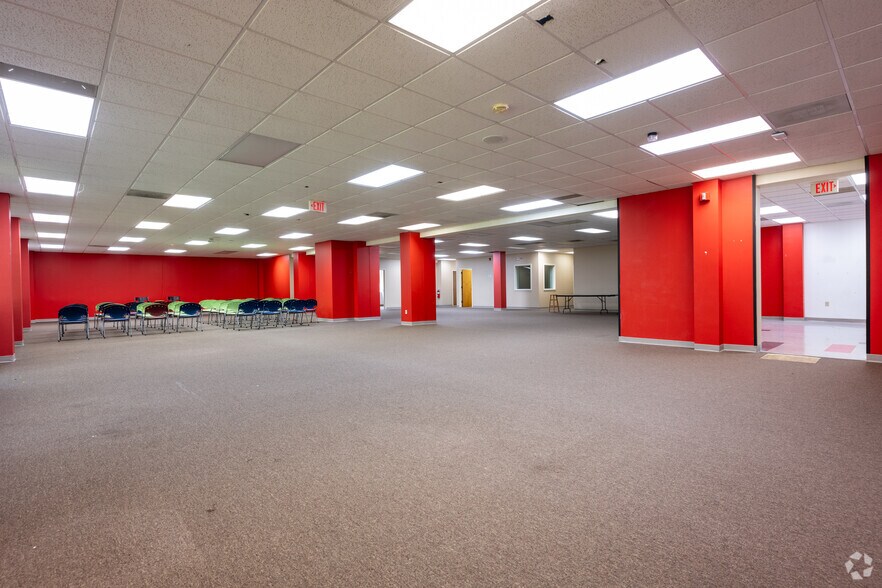 More Photos Of 2 Pai Park, Greensboro Office For Sale