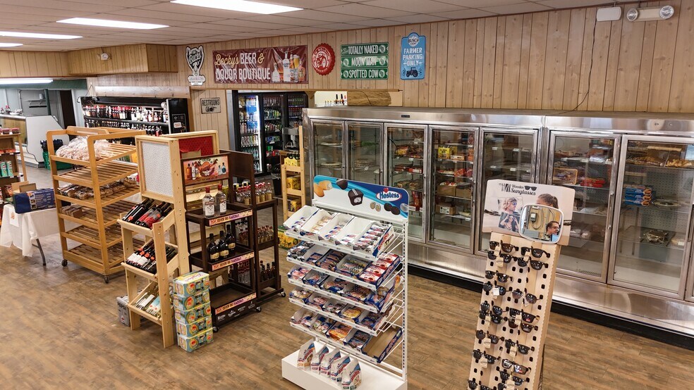 More Photos Of 5198 S US Highway 51, Manitowish Waters Service Station For Sale