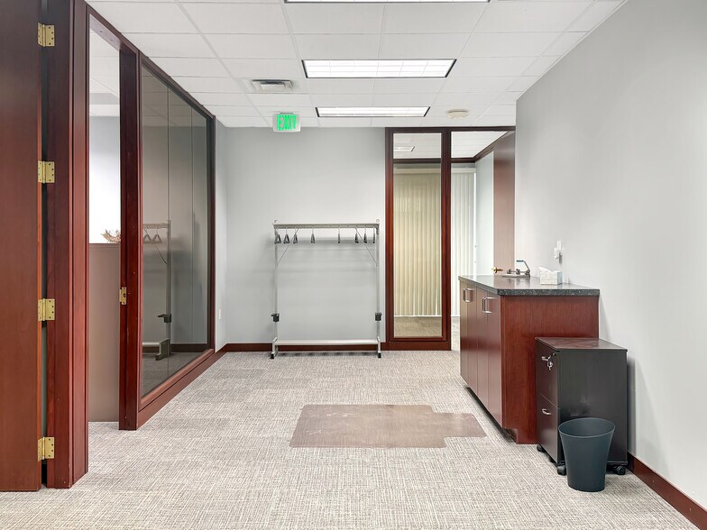 More Photos Of 401 Wabash Ave, Terre Haute Office For Sale