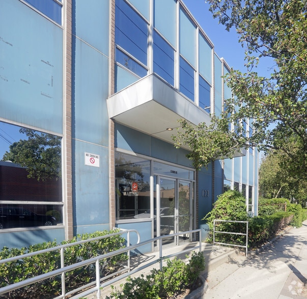 More Photos Of 123 Grove Ave, Cedarhurst Office For Lease