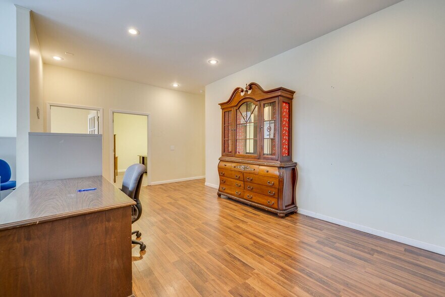 More Photos Of 3815 Highway 66 S, Rogersville Office For Lease