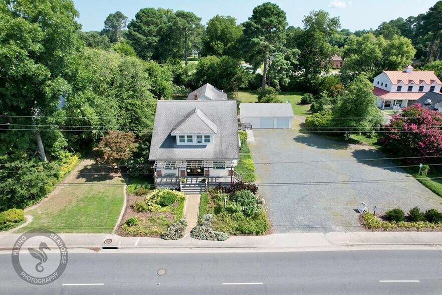 Primary Photo Of 141 Market St, Onancock Specialty For Sale