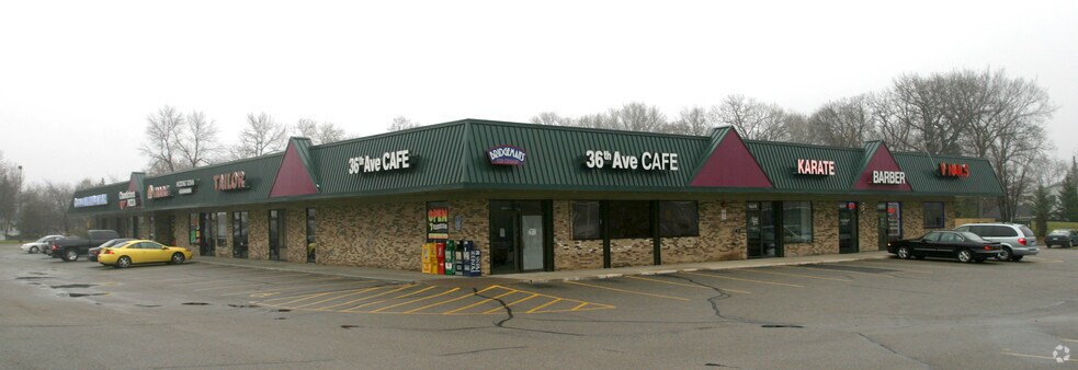 More Photos Of 9410-9448 N 36th Ave, New Hope General Retail For Lease