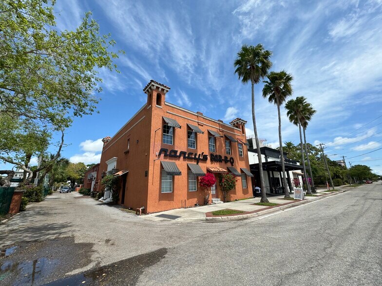 More Photos Of 1525 4th St, Sarasota Restaurant For Lease