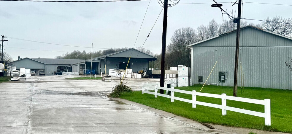 Primary Photo Of 5260 S Clinton Trl, Eaton Rapids Manufacturing For Sale