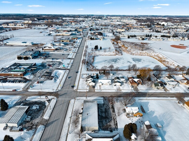 More Photos Of 3420 Dewey St, Manitowoc Freestanding For Lease