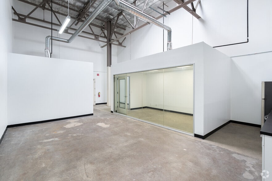 More Photos Of 1933 Davis St, San Leandro Unknown For Lease