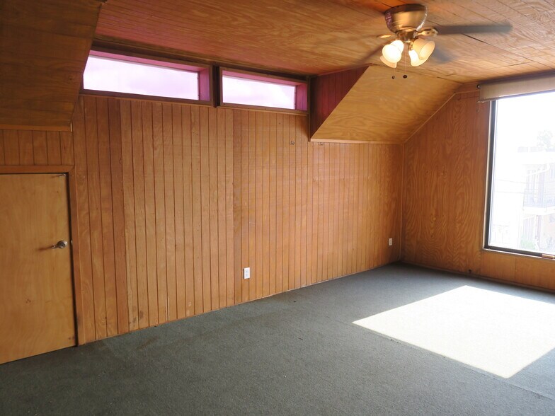 More Photos Of 5707 Schumacher Ln, Houston Auto Dealership For Lease