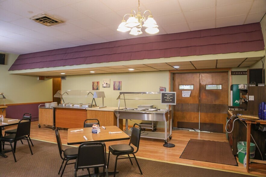 More Photos Of 616 Main St, Norway Restaurant For Sale