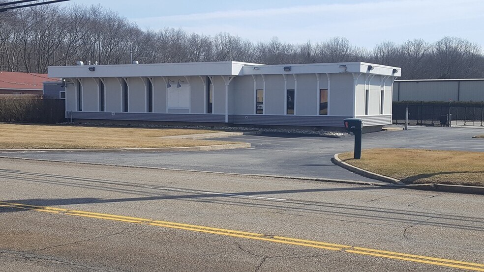 More Photos Of 179 Cross Rd, Waterford Service For Lease