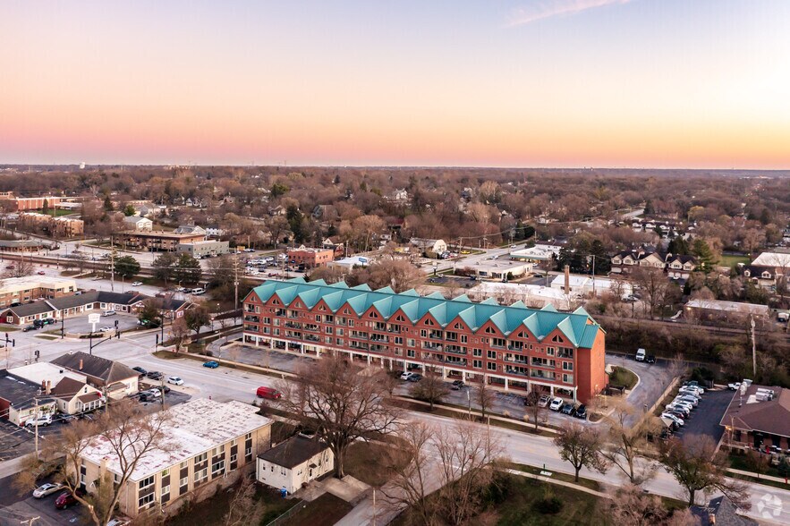 More Photos Of 1111 Burlington Ave, Lisle Apartments For Lease