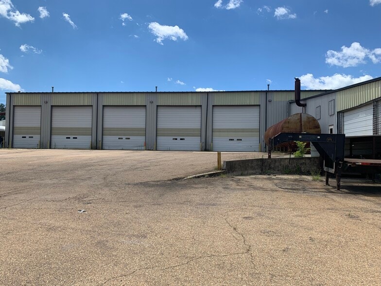 More Photos Of 4935 Whitehurst Dr, Longview Industrial For Sale