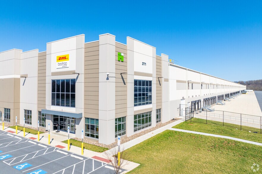 Primary Photo Of 2771 N Market St, Elizabethtown Distribution For Lease