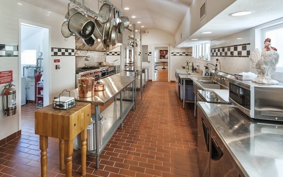 More Photos Of 107 N Broadway St, Fellsmere Hotel For Sale