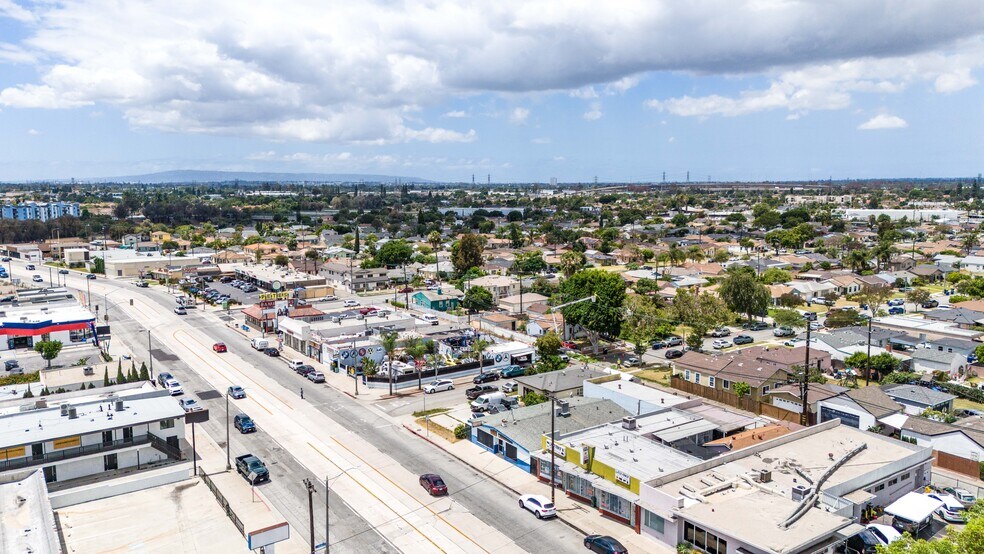 More Photos Of 13175 Paramount Blvd, South Gate Office For Sale