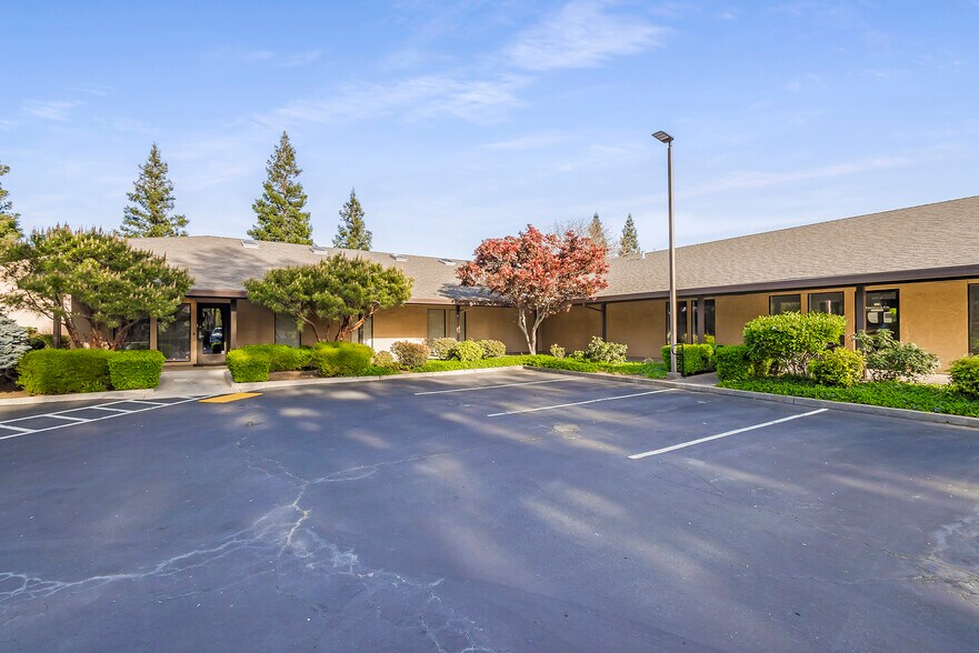 More Photos Of 1367 E Lassen Ave, Chico Office For Sale