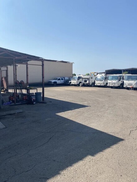 More Photos Of 636 W Commerce Ave, Gilbert Manufacturing For Lease