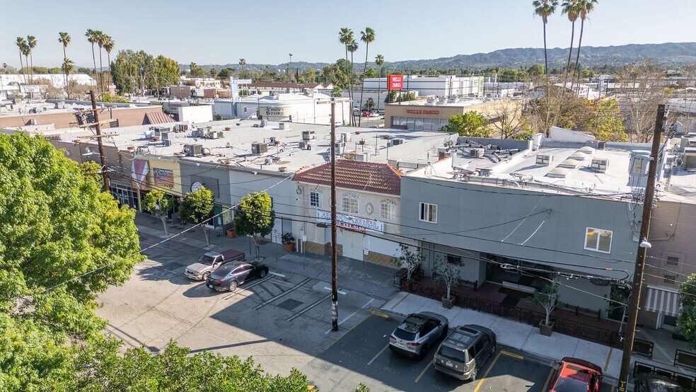 More Photos Of 18407 Sherman Way, Reseda Office For Sale