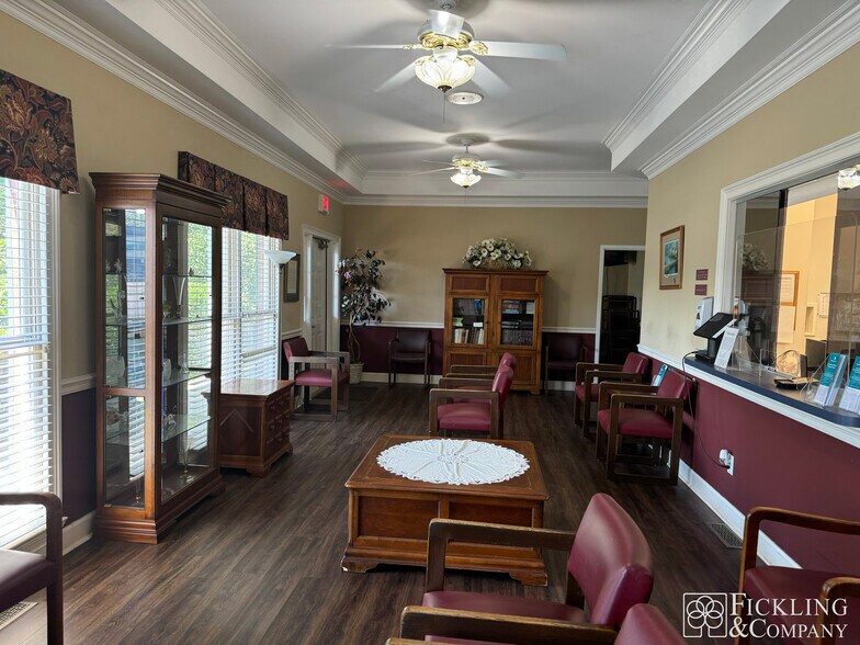 More Photos Of 1217 Columbia Dr, Milledgeville Medical For Sale