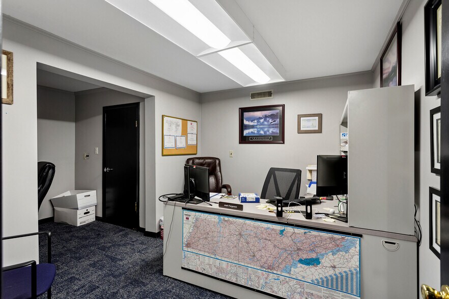 More Photos Of 2817 Erica Pl, Nashville Office For Sale