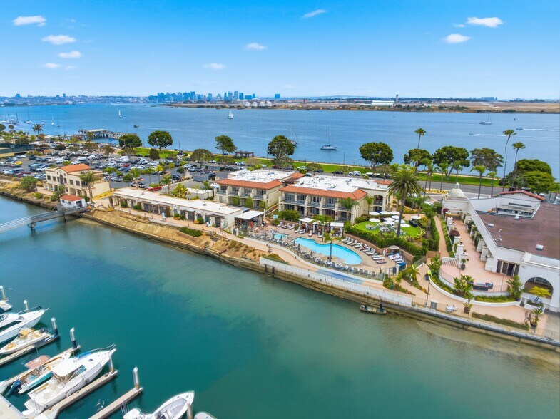 More Photos Of 1551 Shelter Island Dr, San Diego Hotel For Lease