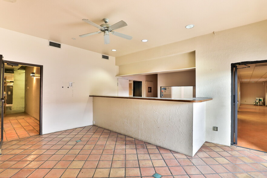 More Photos Of 2641 E McDowell Rd, Phoenix Loft Creative Space For Lease