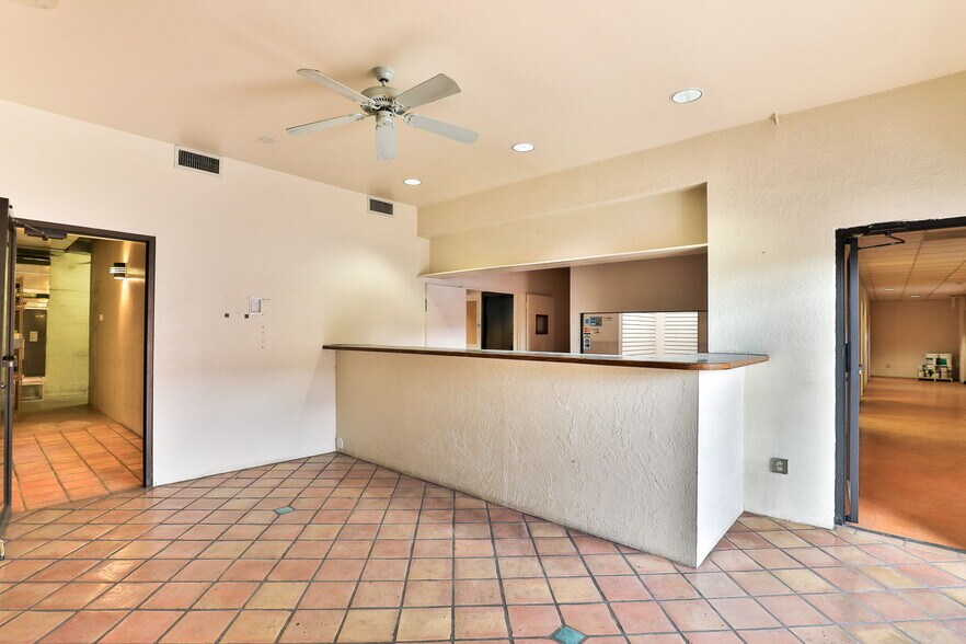 More Photos Of 2641 E McDowell Rd, Phoenix Loft Creative Space For Lease