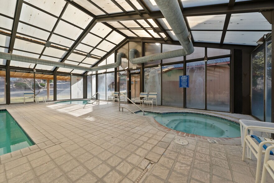 More Photos Of 3105 NE O. B. Riley Rd, Bend Hotel For Sale