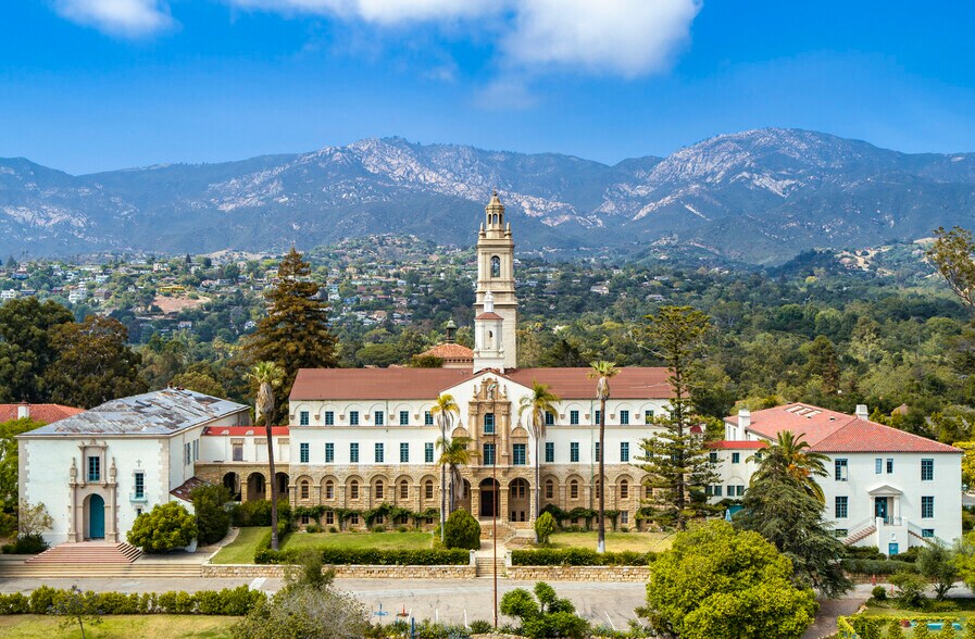 More Photos Of 2300 Garden St, Santa Barbara Schools For Sale