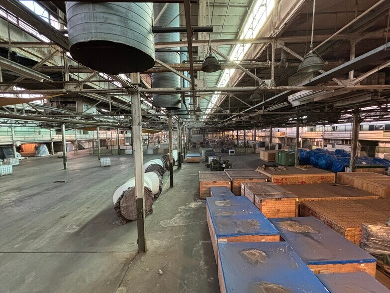 More Photos Of 2221 Niagara Falls Blvd, Wheatfield Township Warehouse For Lease