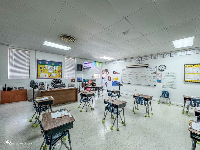 More Photos Of 1581 Fairburn Rd SW, Atlanta Schools For Sale
