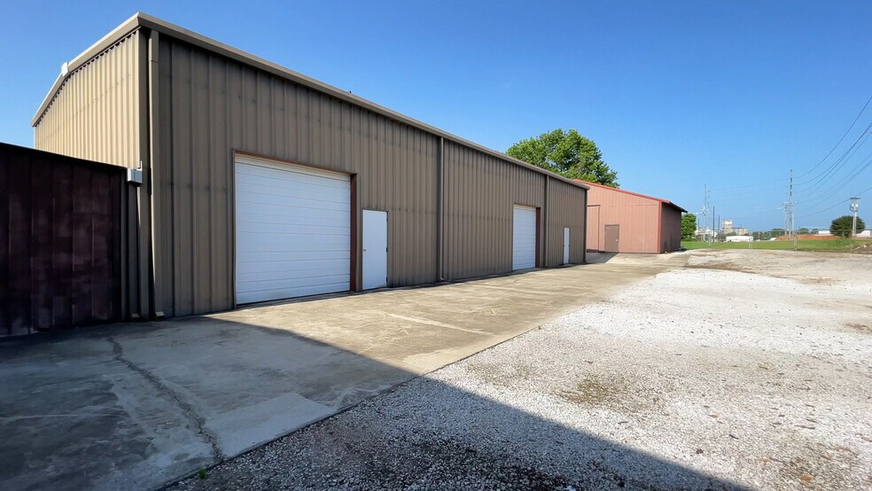 More Photos Of 302 6th, Decatur Industrial For Lease