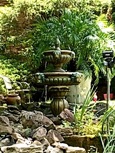 More Photos Of 3000 Cathedral Pl, Decatur Movie Radio TVStudio For Sale