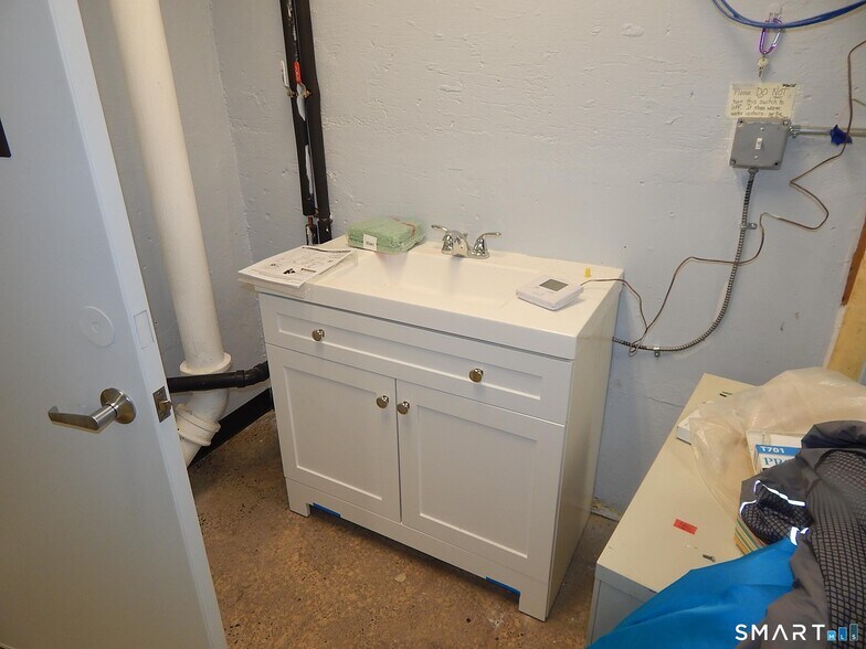 More Photos Of 150 Prospect St, Wethersfield Religious Facility For Lease
