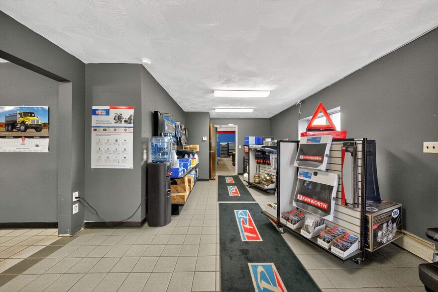 More Photos Of 2338 Broad St, Frankfort Industrial For Sale