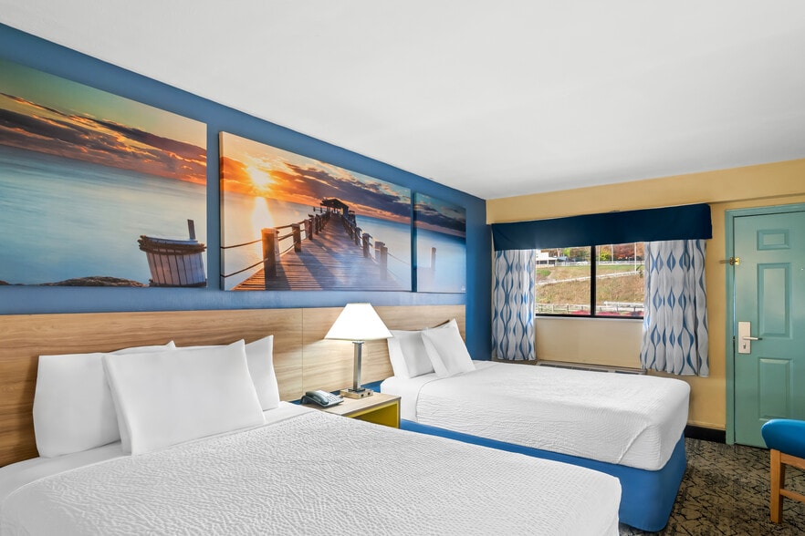 More Photos Of 1630 Richmond St, Mount Vernon Hotel For Sale