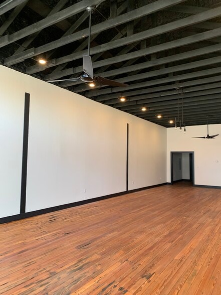 More Photos Of 106 N Main St, Grand Saline Storefront For Sale