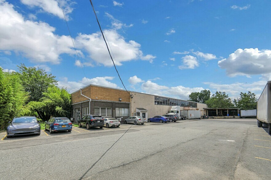 More Photos Of 370 Bergen Ave, Kearny Warehouse For Lease