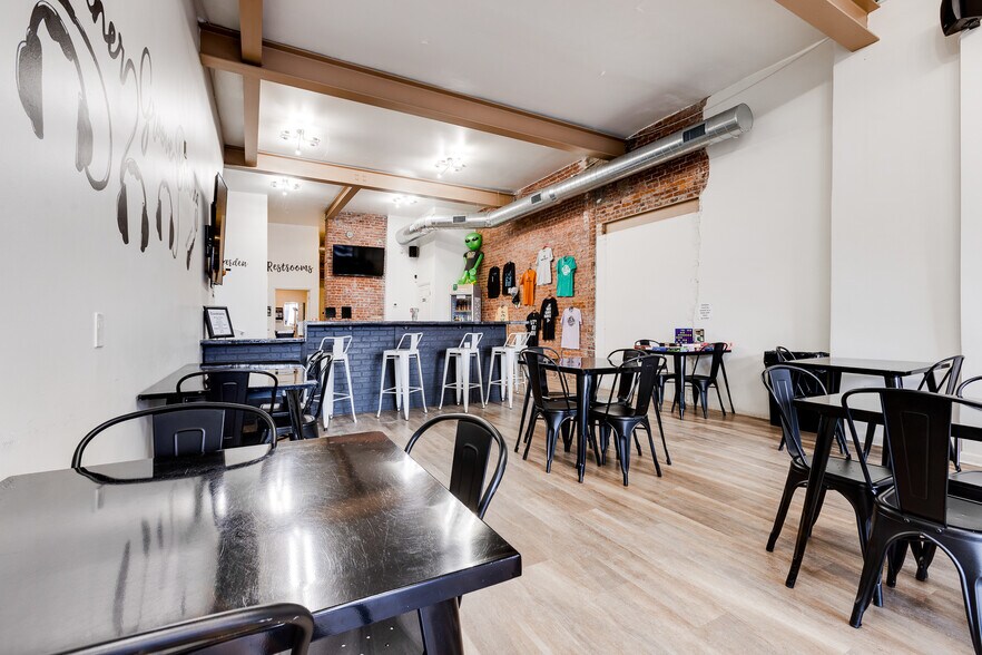 More Photos Of 827 E Warrington Ave, Pittsburgh Flex For Lease