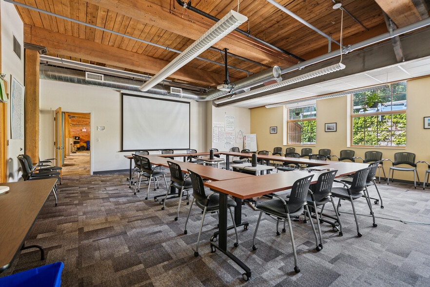 More Photos Of 110 W Canal St, Winooski Office For Sale