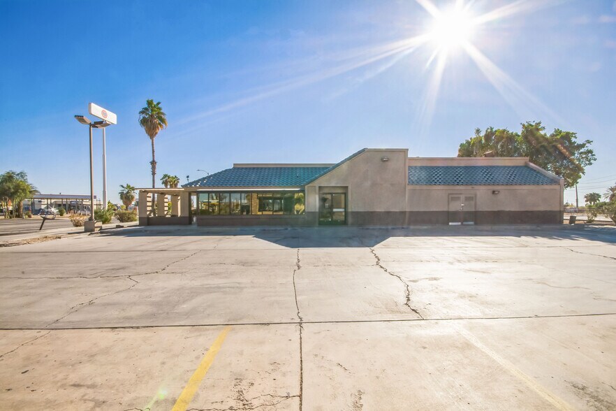 More Photos Of 379 S Lovekin Blvd, Blythe Fast Food For Sale