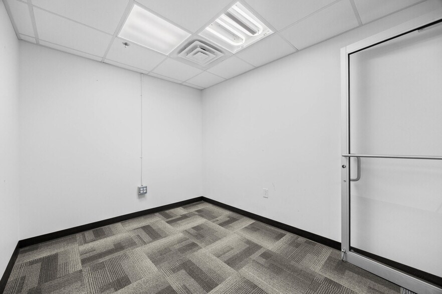 More Photos Of 88-94 Elm St, Rochester Office Residential For Lease