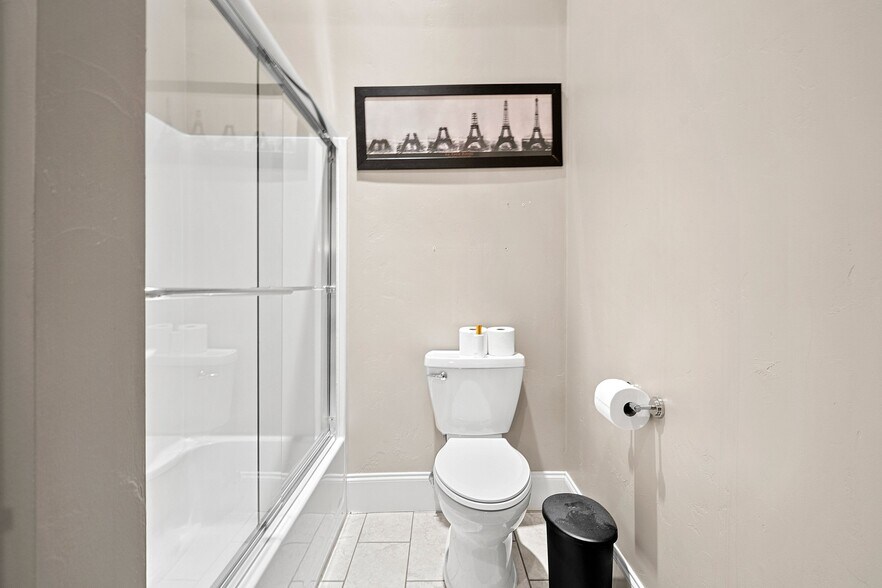 More Photos Of 408 Dousman St, Green Bay Storefront Retail Residential For Sale