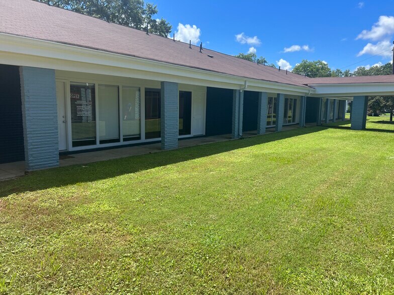 More Photos Of 511 N Cobb St, Milledgeville Medical For Lease