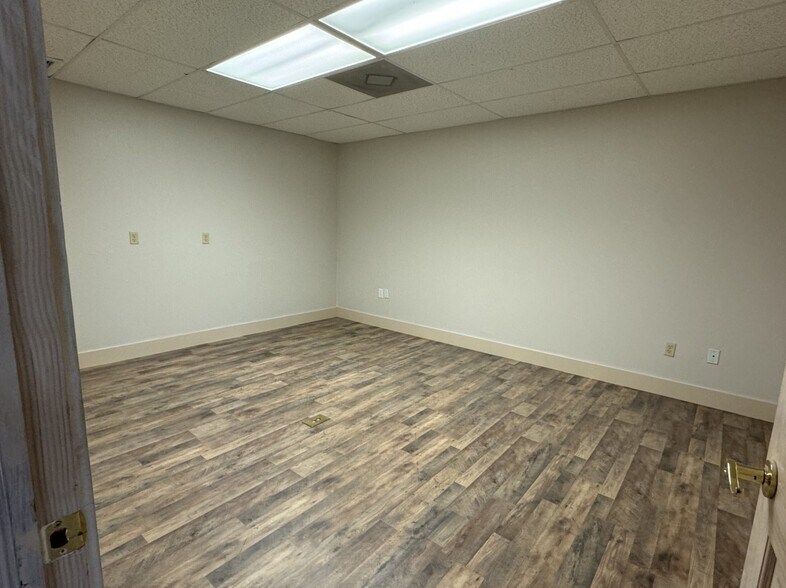 More Photos Of 2403 E 4th Ave, Tampa Warehouse For Lease